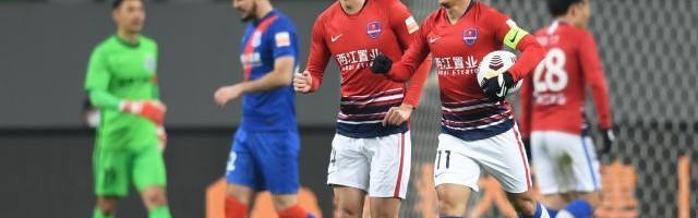 B体育-40岁吴庆创中超新纪录 重庆10人大轮换或死磕武汉