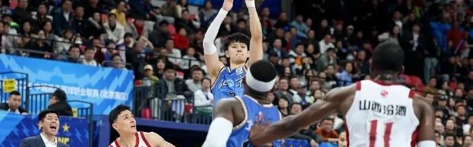 B体育官网-宋翔：曾凡博对宁波时腰部被撞旧伤复发，归期未定