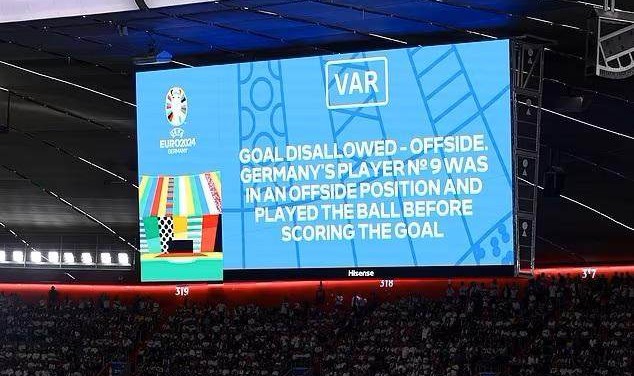 B体育官网-欧洲杯上VAR又好使了？直到来了英超裁判……