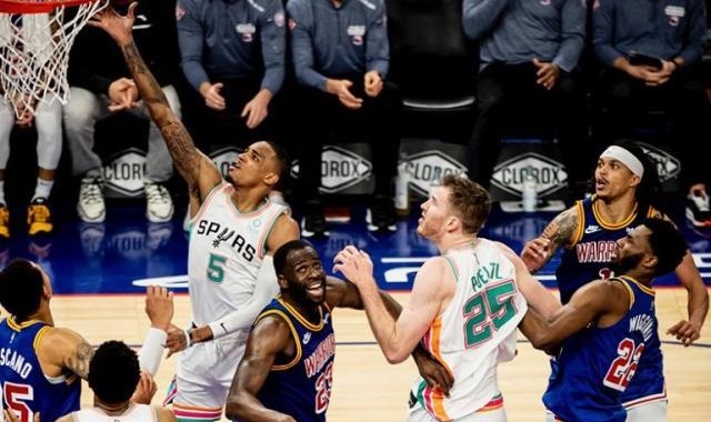 B体育官网-连续攻陷魔鬼主场！年轻马刺越战越勇重燃赛季希望